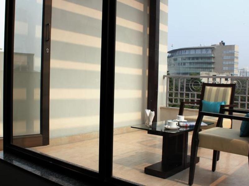 Stately Suites Mg Road Gurgaon Bagian luar foto