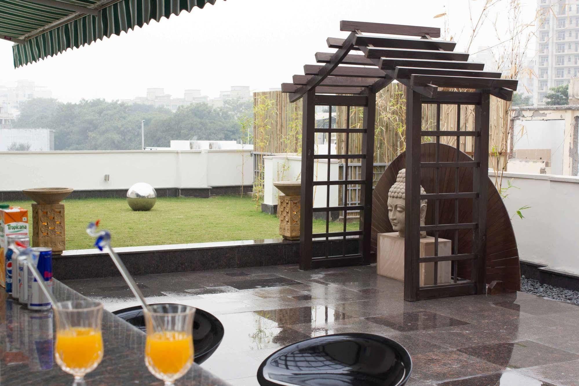 Stately Suites Mg Road Gurgaon Bagian luar foto